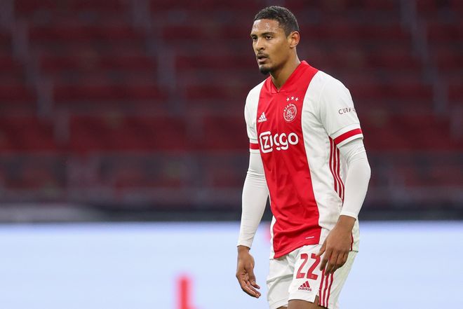 队严密防守 队严密防守