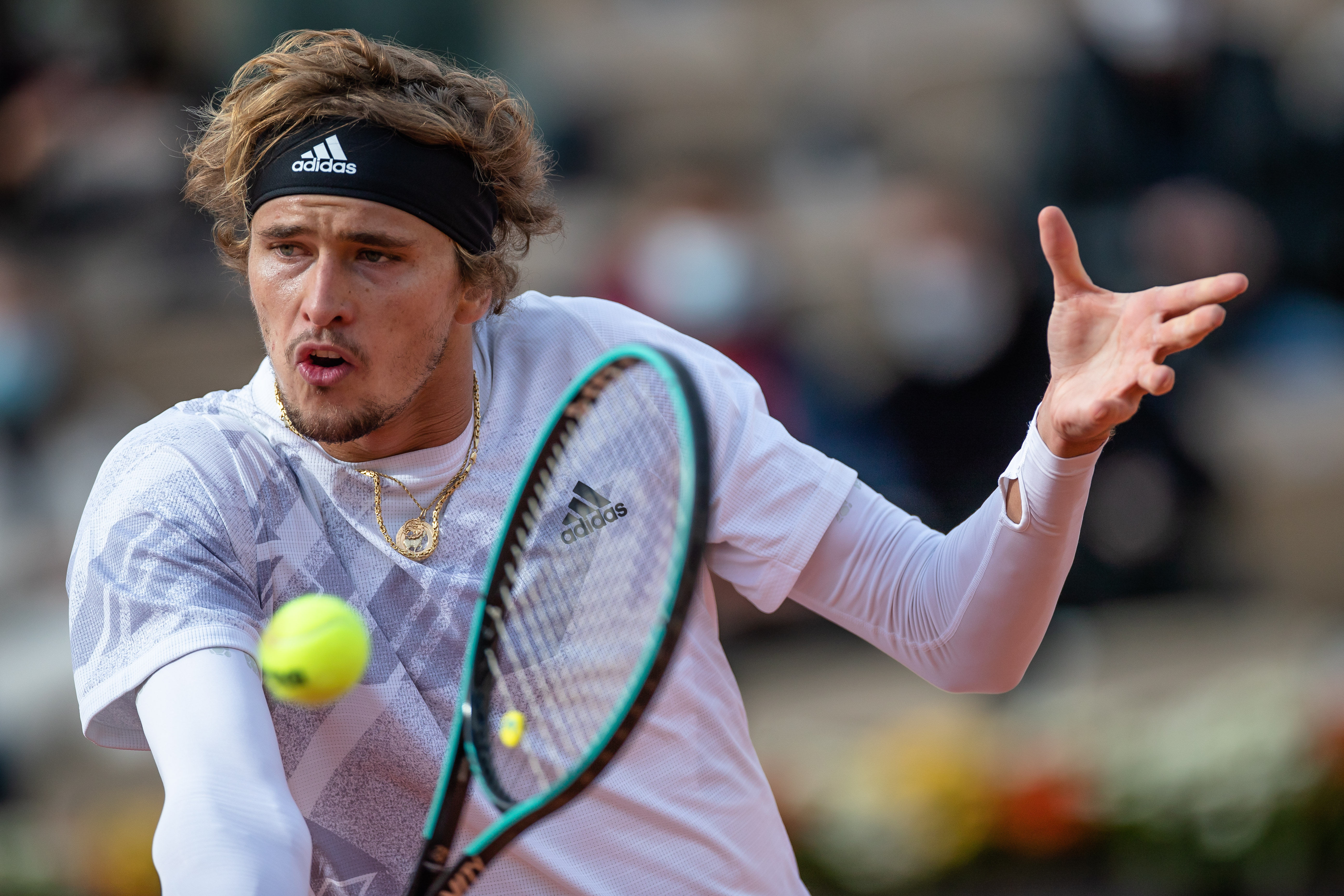 李文龙凭借 李文龙凭借